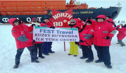 İlk Türk gezgin grubu Kuzey Kutbu’na bayrak dikti